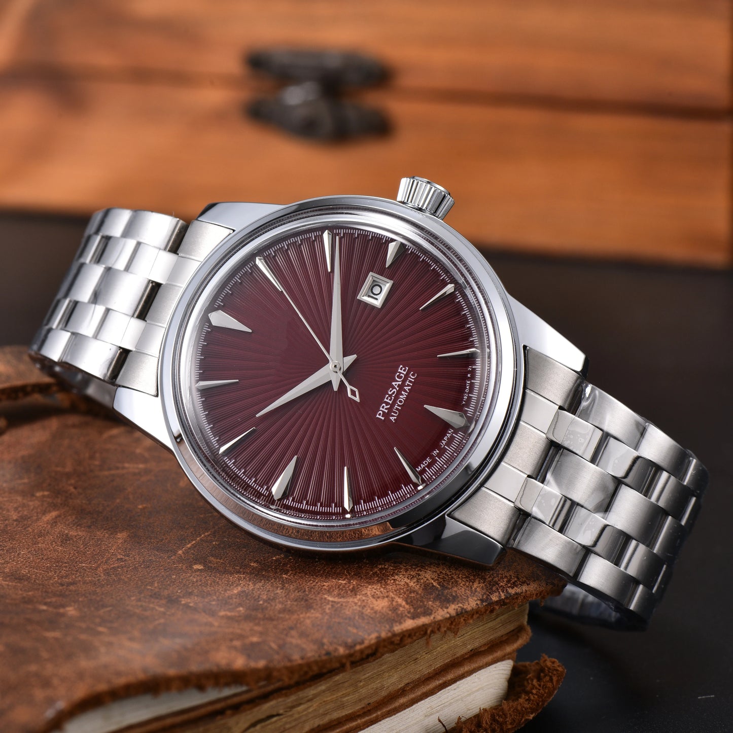 Luxury Retro Men's Self-Winding Automatic Mechanical Watch Radial Sunburst Textured Dial Single Calendar Date Window Polished Stainless Steel Link Bracelet Waterproof Business Dress Male Watch Silver Gold Two Tone Options