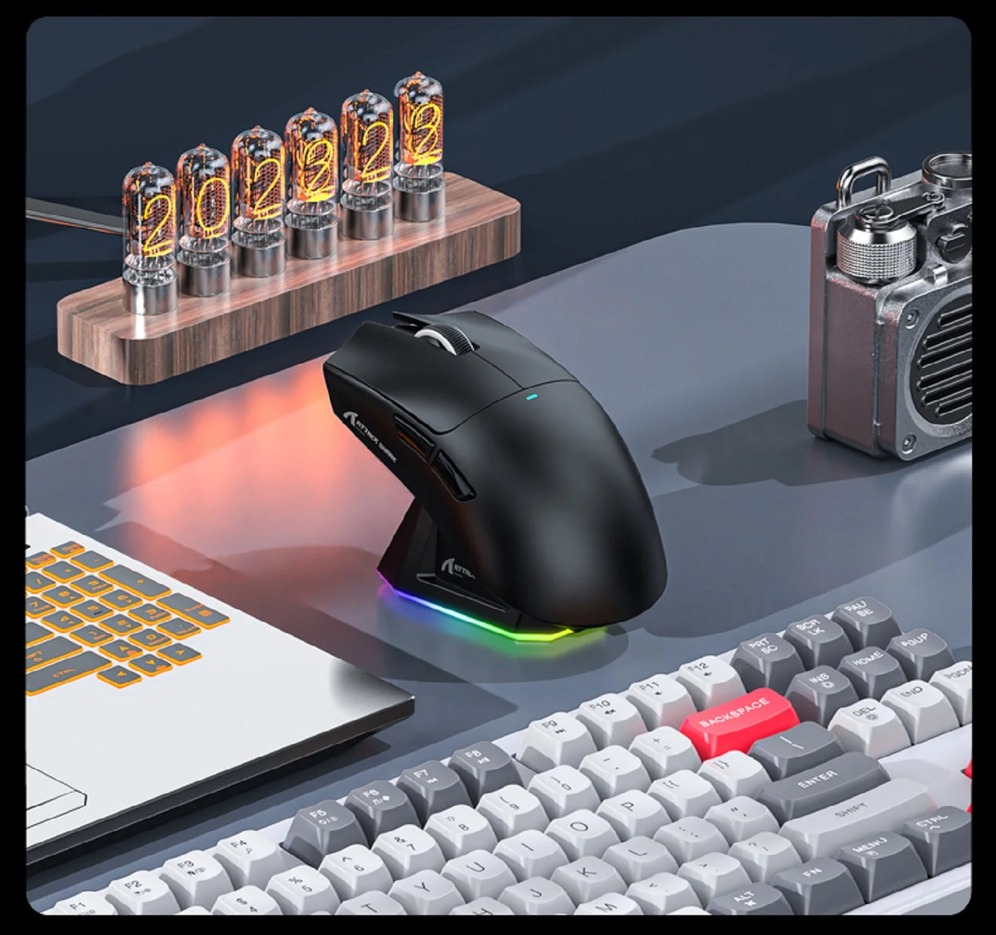 Mouse wireless Attack Shark X11&R1 Tri Mode Bluetooth con base di ricarica RGB, ergonomico e leggero, accessorio per PC gamer