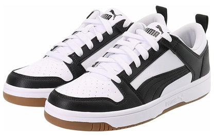 Baskets Puma Rebound LayUp Low SL, modèle blanc et noir, 369866-16.