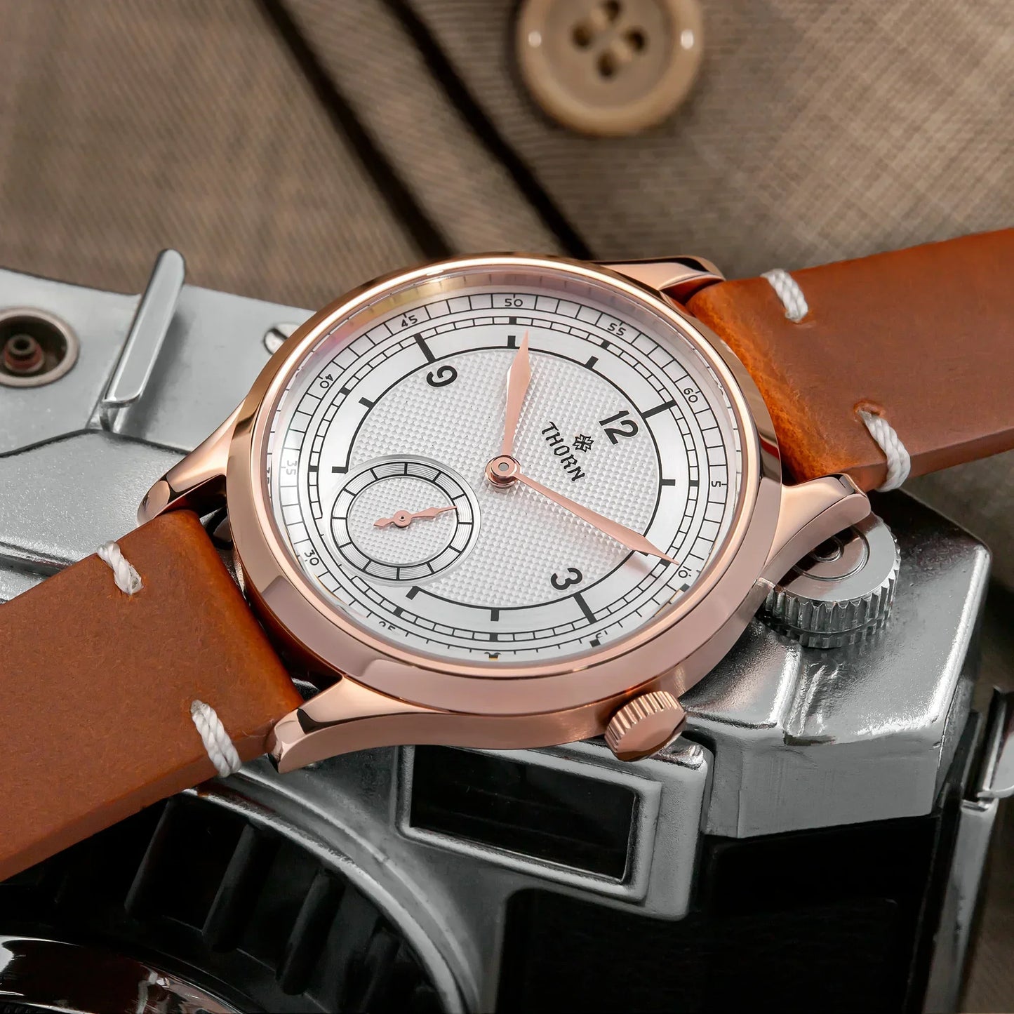 THORN T001 Quartz Watch 316L Stainless Steel Sapphire Crystal Waterproof Grilled Blue Hands Fashion Business Men WomenWatch