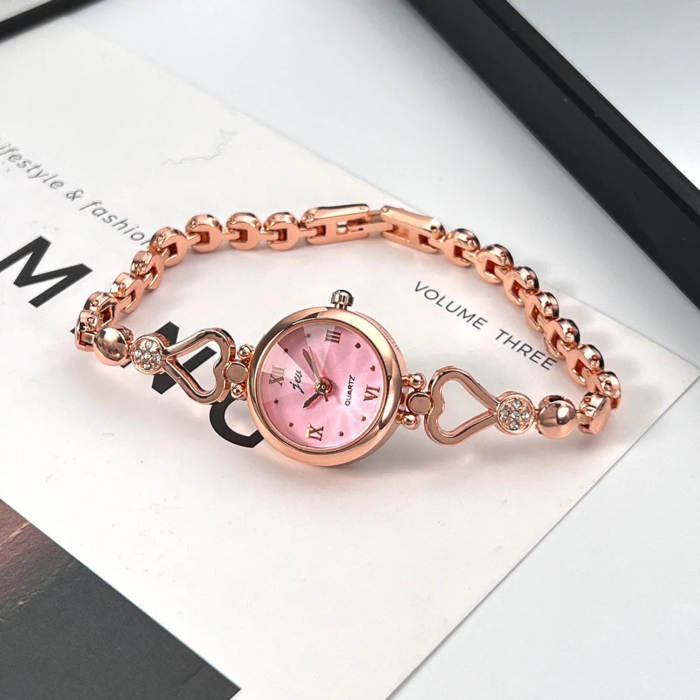 UTHAI CQ398 Fashionable Women watch exquisite heart bracelet waterproof quartz watch light luxury clock gift，watches for woman