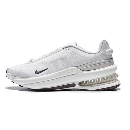 Nike Air Zoom Upturn SC – Bequeme und vielseitige, gepolsterte, rutschfeste und strapazierfähige Low-Top-Wanderschuhe IB2764-102