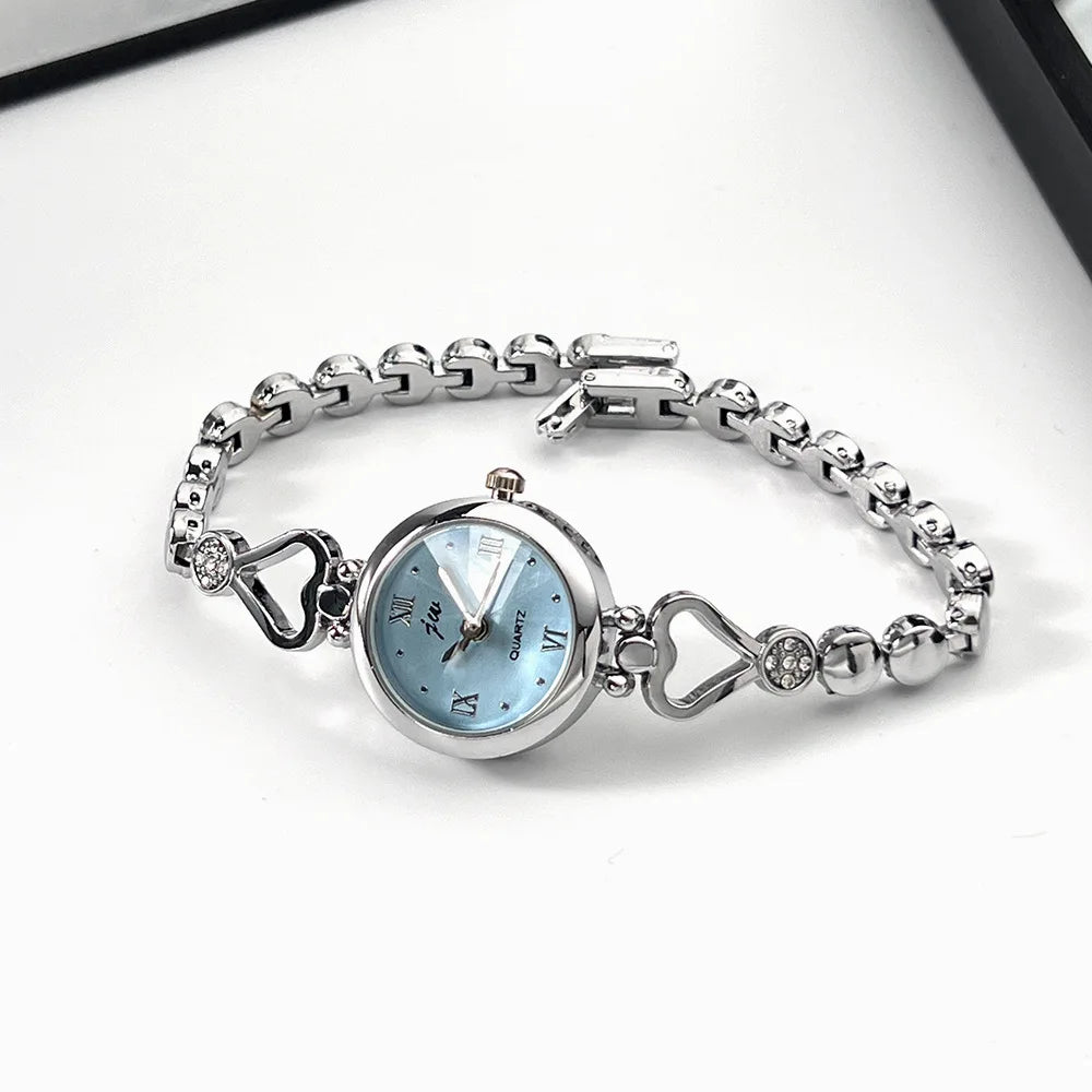 UTHAI CQ398 Fashionable Women watch exquisite heart bracelet waterproof quartz watch light luxury clock gift，watches for woman