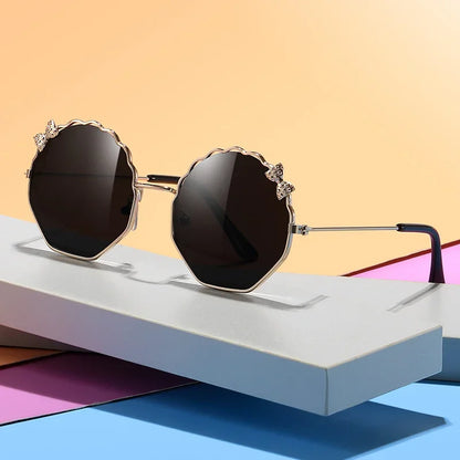 Ochelari de soare la modă pentru copii, băieți și fete, ochelari de soare anti-UV, ochelari drăguți cu fundiță pentru fetițe, ochelari în formă de scoică, ochelari cu ramă metalică