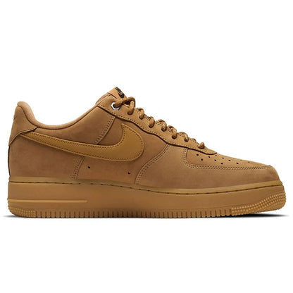 „Nike Air Force 1 '07“ – stilingi ir universalūs, neslystantys ir patvarūs riedlentininkų bateliai, klasikinės rudos spalvos, CJ9179-200