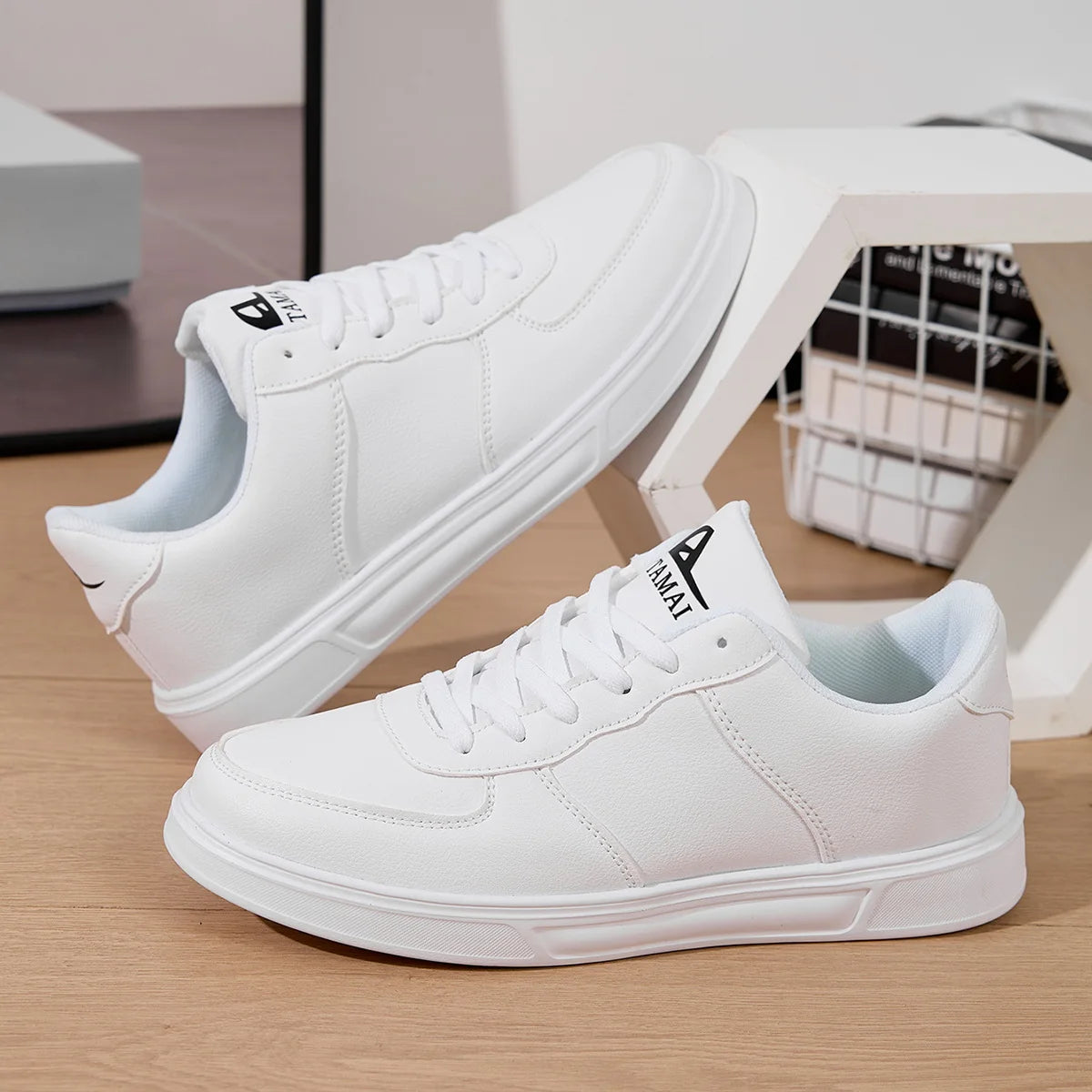 Leather Men White Sneakers Breathable Skateboarding Shoes Men's Outdoor Walking Running Shoes Couple Casual Shoes Size 36-45
