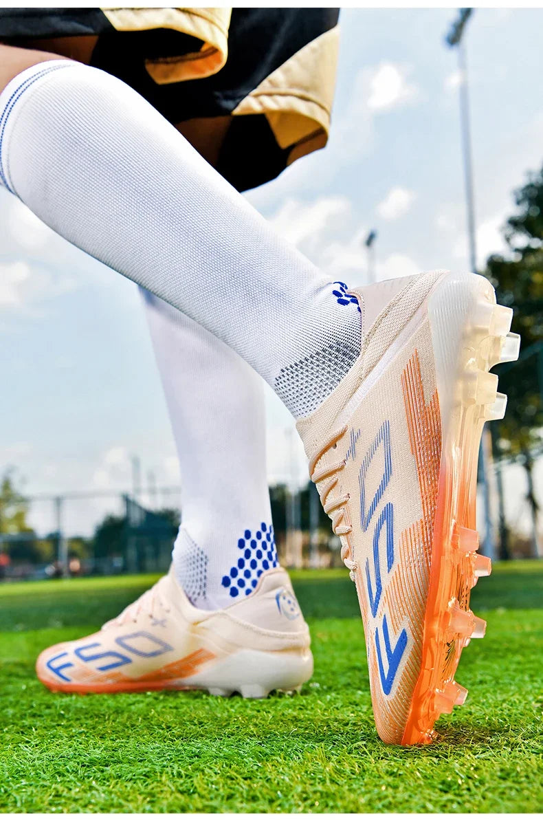 Nouvelles chaussures de football pour hommes, chaussures de futsal d'intérieur antidérapantes, crampons de match de haute qualité, chaussures de football, baskets, chaussures montantes pour terrain gazonné et extérieur