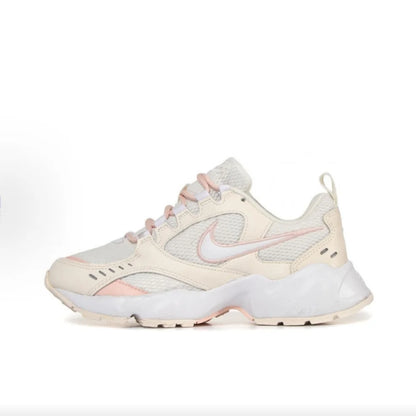 Nike Air Heights – gepolsterte, bequeme und leichte, atmungsaktive, rutschfeste und strapazierfähige Laufschuhe für den Alltag CI0603-102