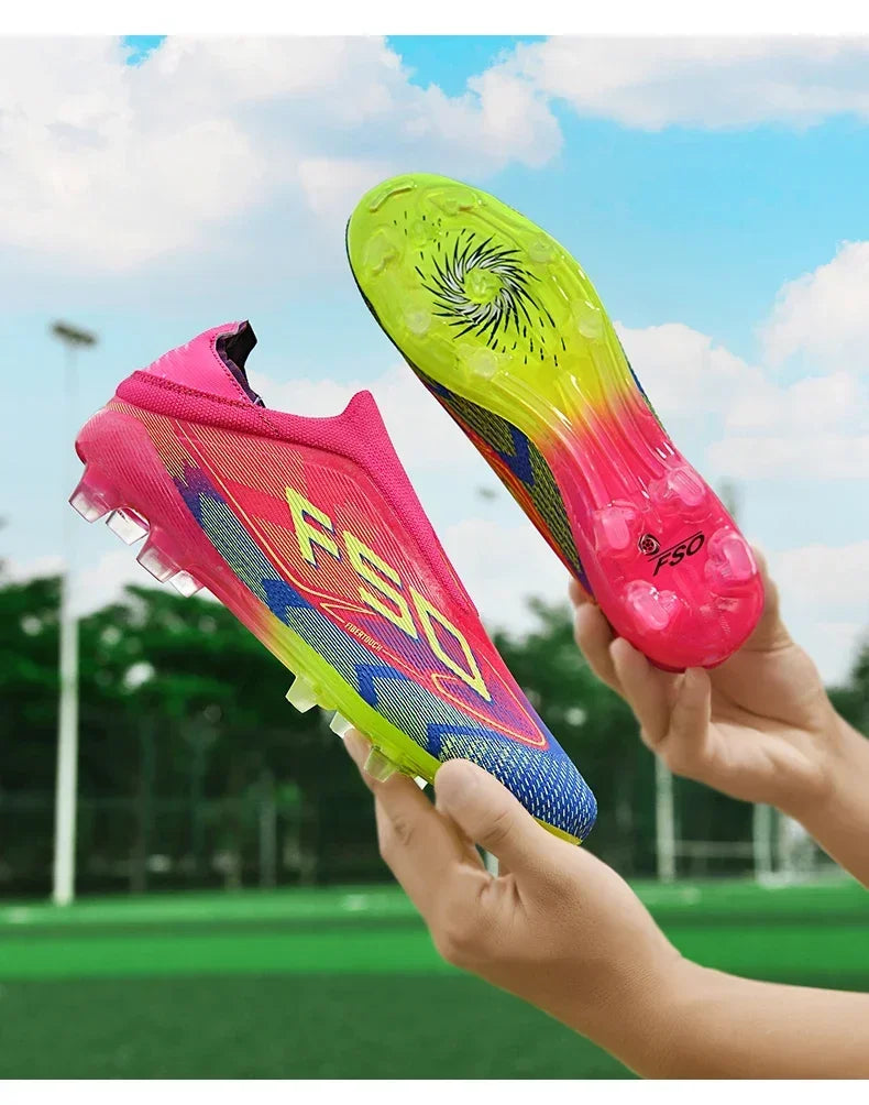 Nouvelles chaussures de football pour hommes, légères, très vendues, de haute qualité, crampons pour terrain en herbe, chaussures de football mi-hautes, baskets antidérapantes pour l'extérieur.