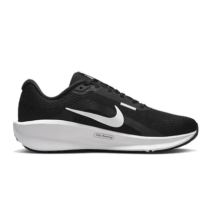 Nike DOWNSHIFTER 13 – Bequeme, atmungsaktive Low-Top-Freizeit- und City-Laufschuhe für Damen, schwarz/weiß, FD6476-001