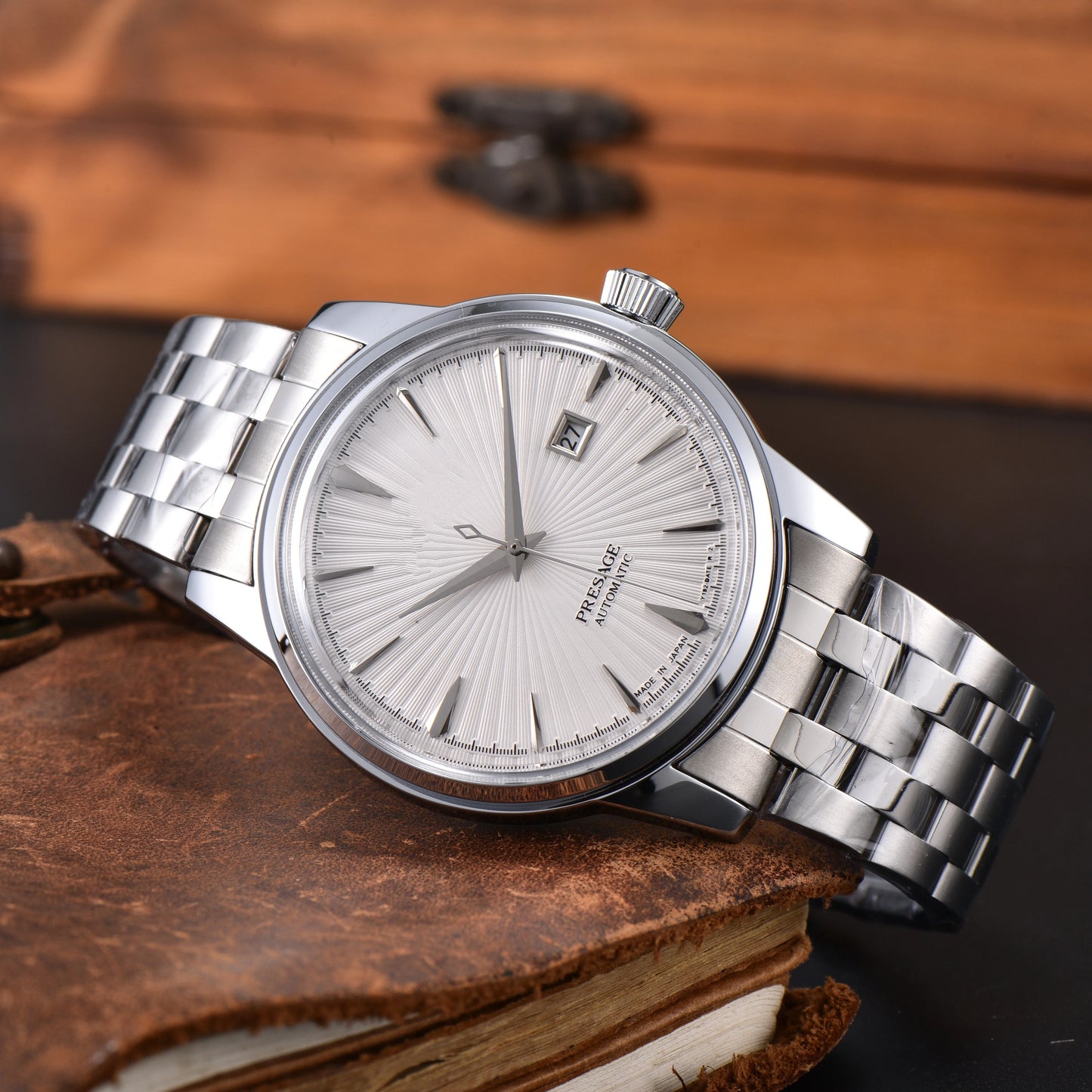 Luxury Retro Men's Self-Winding Automatic Mechanical Watch Radial Sunburst Textured Dial Single Calendar Date Window Polished Stainless Steel Link Bracelet Waterproof Business Dress Male Watch Silver Gold Two Tone Options