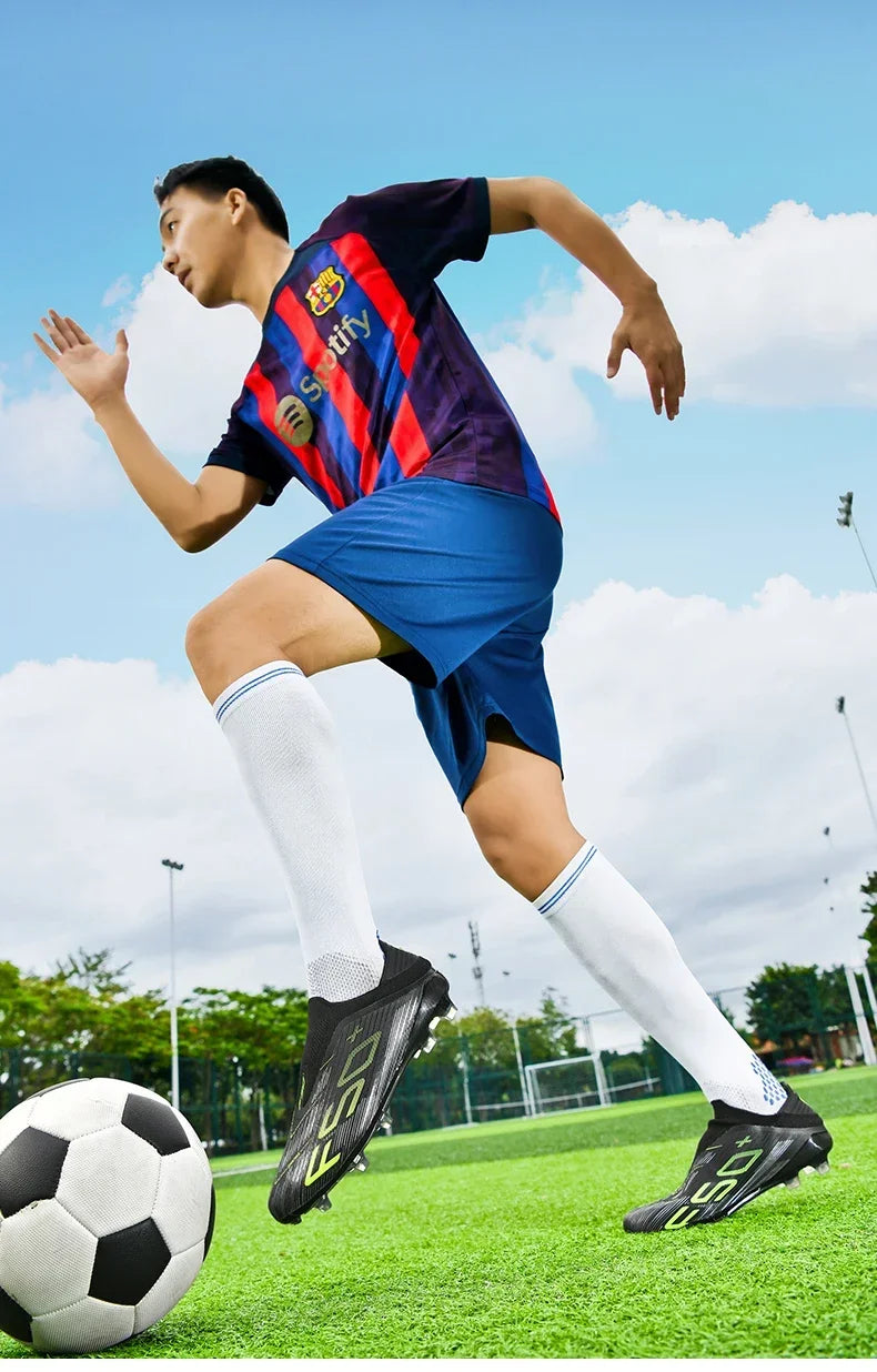 Nouvelles chaussures de football pour hommes, chaussures de match, crampons pour terrain en gazon, baskets de haute qualité, chaussures de futsal pour intérieur, chaussures montantes antidérapantes pour extérieur, meilleu