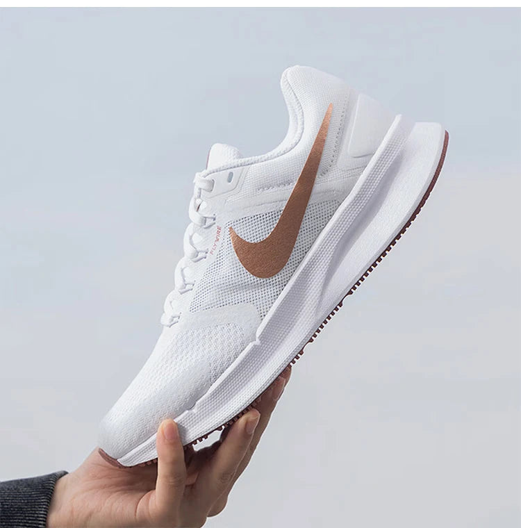 Nike auténtico W Nike Run Swift 3 Zapatillas de running transpirables para mujer DR2698-105