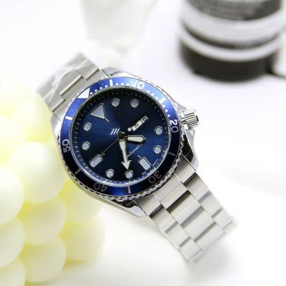Classic Sport Automatic Diver Watch with Date Window Stainless Steel Band Sporty Diver Style Automatic Men Watch Two-Tone Bezel Stainless Steel Band Day Date Display Men's Automatic Diver Watch