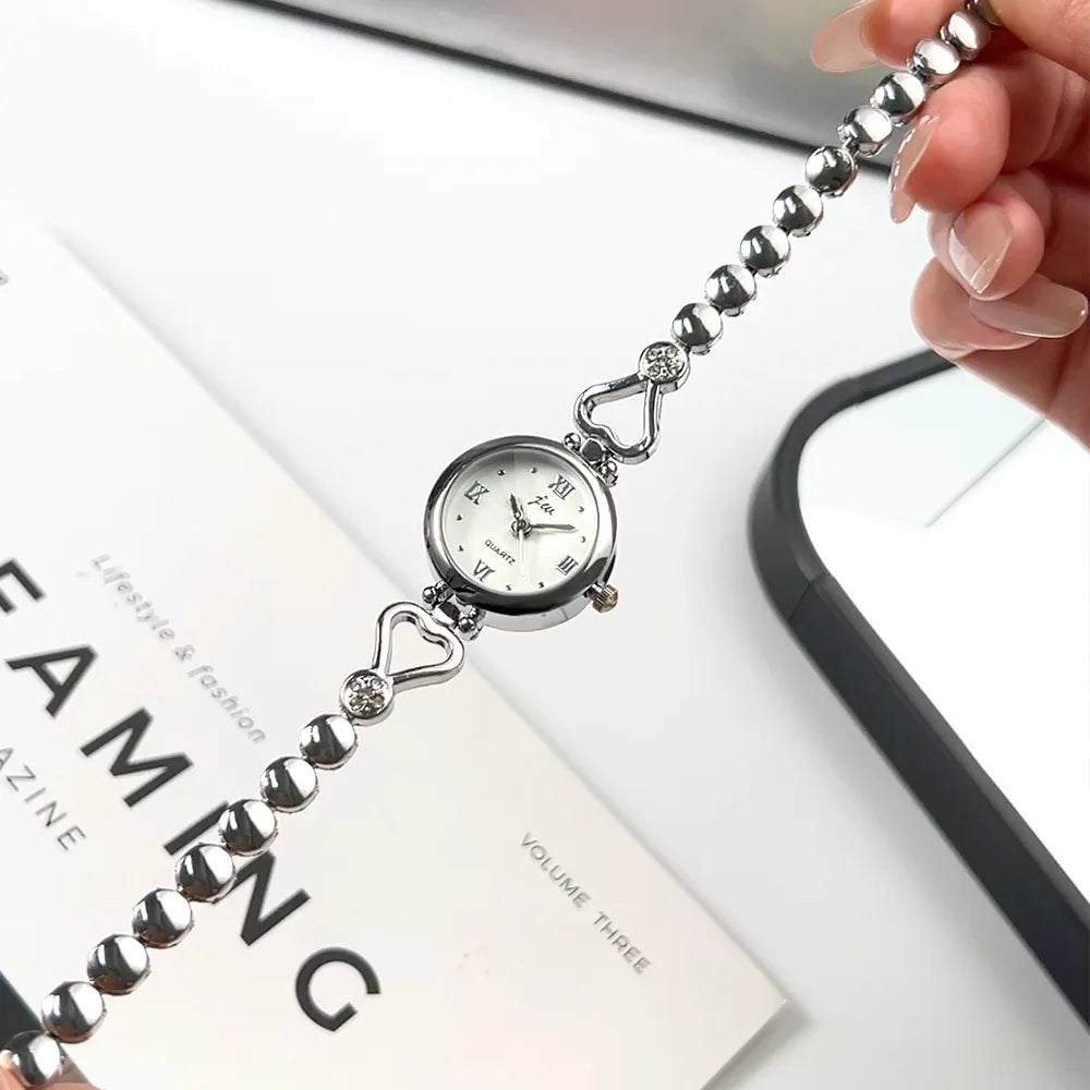 UTHAI CQ398 Fashionable Women watch exquisite heart bracelet waterproof quartz watch light luxury clock gift，watches for woman
