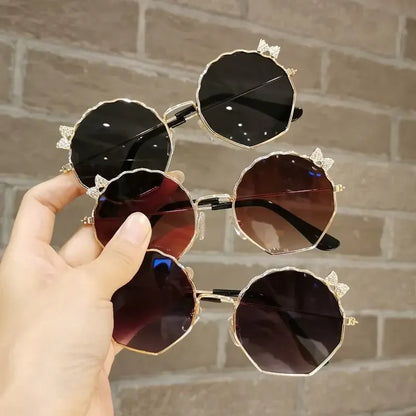 Ochelari de soare la modă pentru copii, băieți și fete, ochelari de soare anti-UV, ochelari drăguți cu fundiță pentru fetițe, ochelari în formă de scoică, ochelari cu ramă metalică