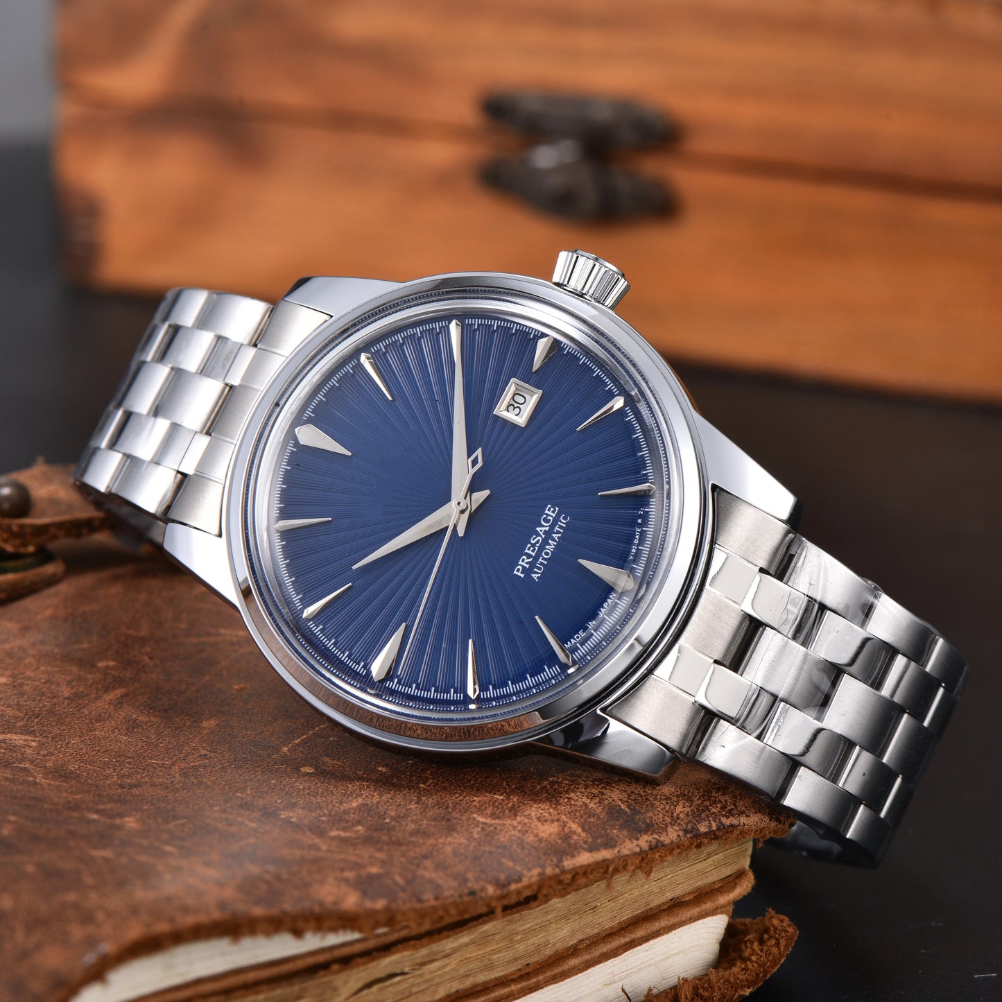 Luxury Retro Men's Self-Winding Automatic Mechanical Watch Radial Sunburst Textured Dial Single Calendar Date Window Polished Stainless Steel Link Bracelet Waterproof Business Dress Male Watch Silver Gold Two Tone Options