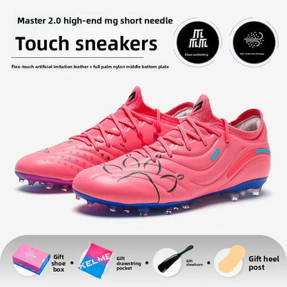 Chuteiras de Futebol Kelme para Adulto MG com Pitões Curtos, Botas de Treino de Futebol para Homem, Calçado Profissional de Competição Específico para Relva