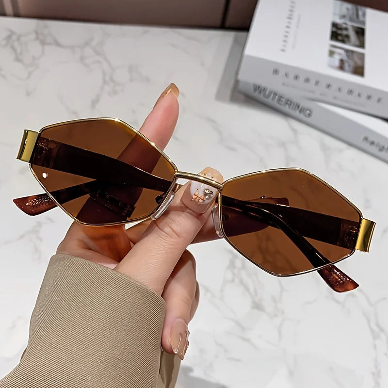 Ochelari de soare hexagonali la modă pentru femei, cu ramă retro aurie, pentru plajă, vacanță, călătorii și condus
