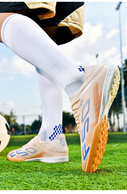 Nouvelles chaussures de football pour hommes, chaussures de futsal d'intérieur antidérapantes, crampons de match de haute qualité, chaussures de football, baskets, chaussures montantes pour terrain gazonné et extérieur