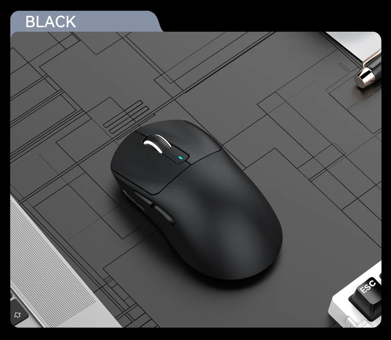 Mouse Gaming Wireless X3 ATTACK SHARK colore rosso, polling rate 4K, connessione Bluetooth tri-mode, PAW3395, mouse gaming Bluetooth con macro