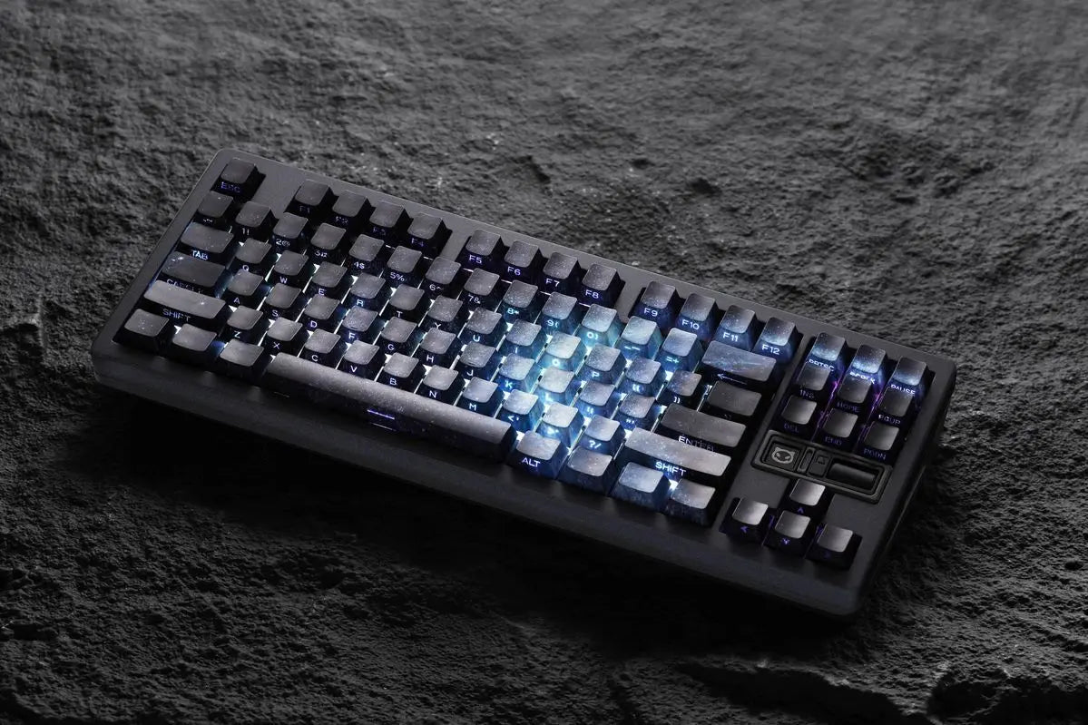 Keycap PBT trasparenti Cherry con incisione laterale e sfumatura Purple Galaxy, 135 tasti, compatibili con tastiere meccaniche 60/64/84/98/108