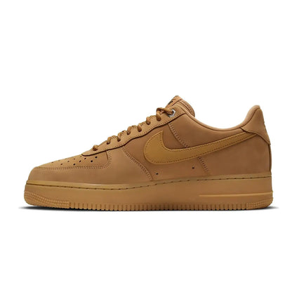 „Nike Air Force 1 '07“ – stilingi ir universalūs, neslystantys ir patvarūs riedlentininkų bateliai, klasikinės rudos spalvos, CJ9179-200