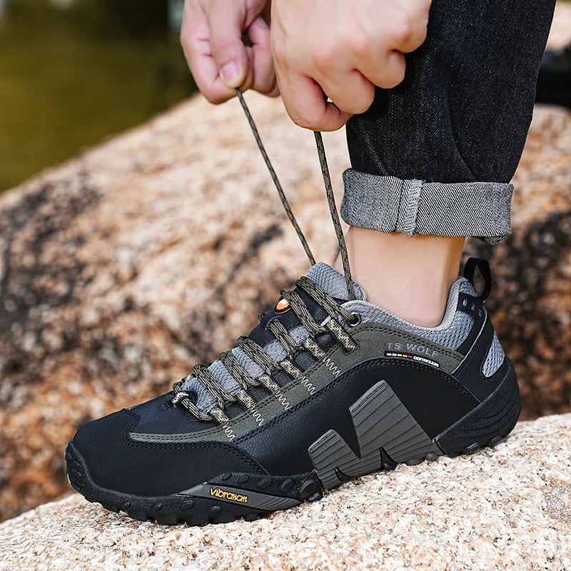 Mountaineering Shoes Men's Genuine Leather Outdoor Sports Anti-Slip Mountaineering Hiking Shoes Breathable Tourism Shoes