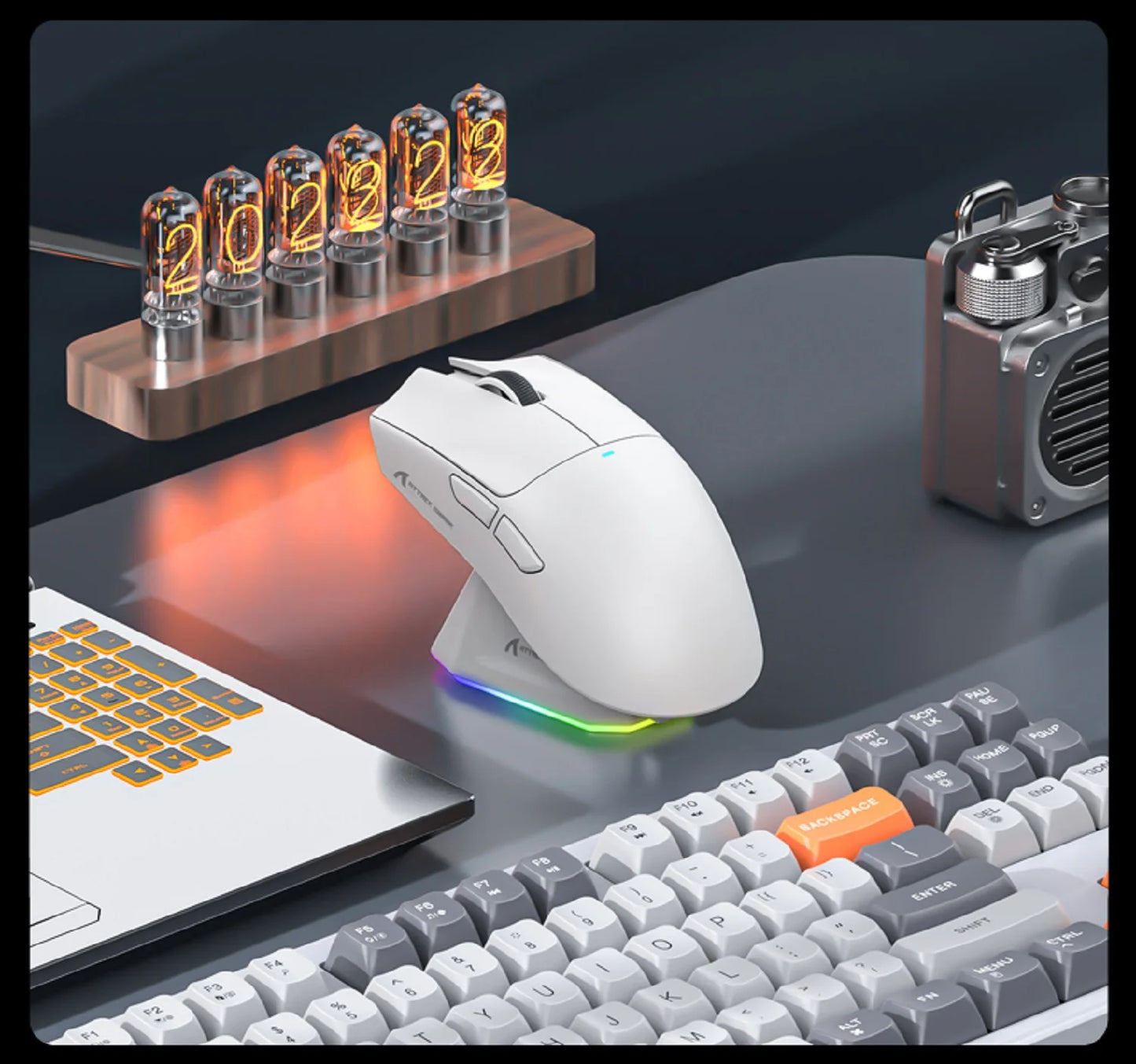 Mouse wireless Attack Shark X11&R1 Tri Mode Bluetooth con base di ricarica RGB, ergonomico e leggero, accessorio per PC gamer