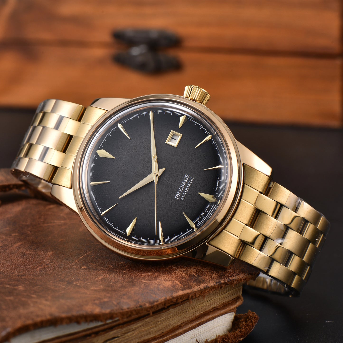 Luxury Retro Men's Self-Winding Automatic Mechanical Watch Radial Sunburst Textured Dial Single Calendar Date Window Polished Stainless Steel Link Bracelet Waterproof Business Dress Male Watch Silver Gold Two Tone Options