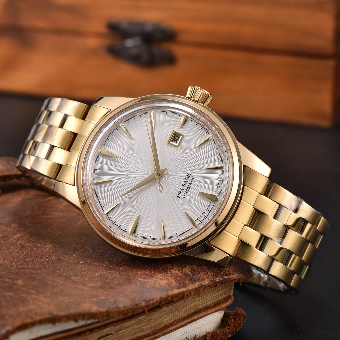 Luxury Retro Men's Self-Winding Automatic Mechanical Watch Radial Sunburst Textured Dial Single Calendar Date Window Polished Stainless Steel Link Bracelet Waterproof Business Dress Male Watch Silver Gold Two Tone Options