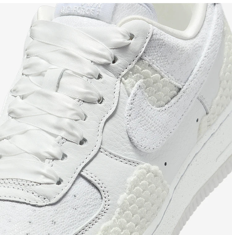 Nike Authentic Air Force 1 AF1 ženske klasične tenisice s debelim potplatom HV6011-111