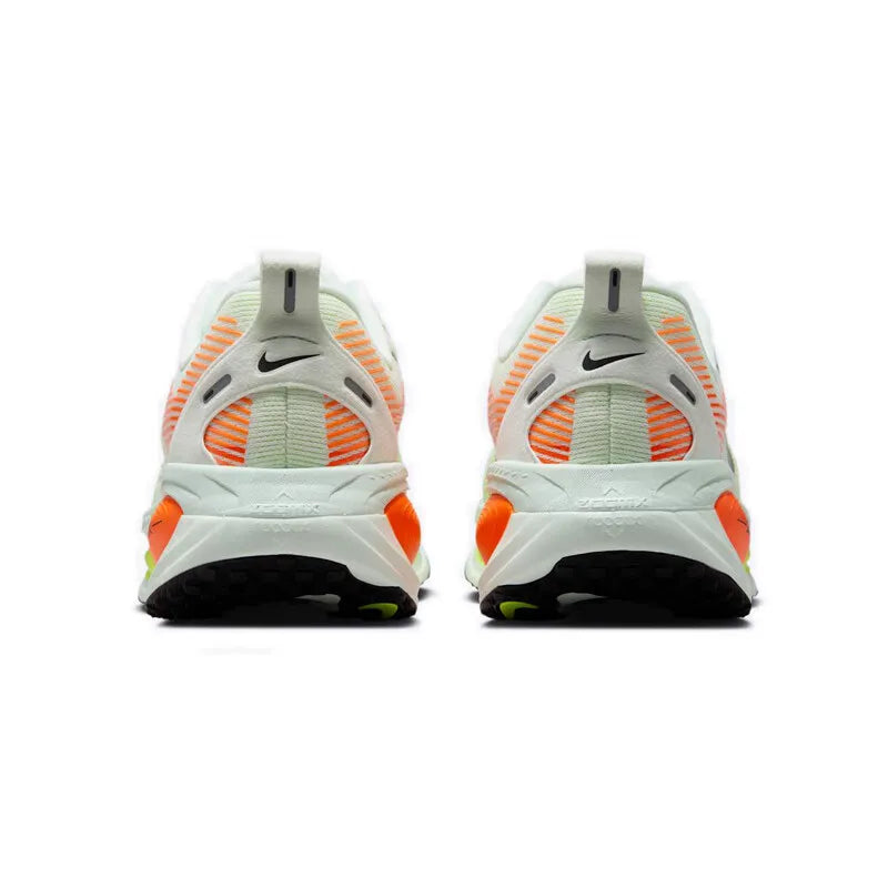 Nike Vomero 18 – tlumení, opora, nízká hmotnost, ideální pro běh a chůzi, pohodlné unisexové běžecké boty HM6803-300