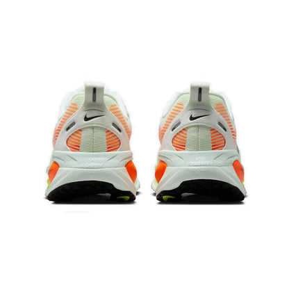 Nike Vomero 18 – tlumení, opora, nízká hmotnost, ideální pro běh a chůzi, pohodlné unisexové běžecké boty HM6803-300
