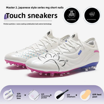 Chuteiras de Futebol Kelme para Adulto MG com Pitões Curtos, Botas de Treino de Futebol para Homem, Calçado Profissional de Competição Específico para Relva