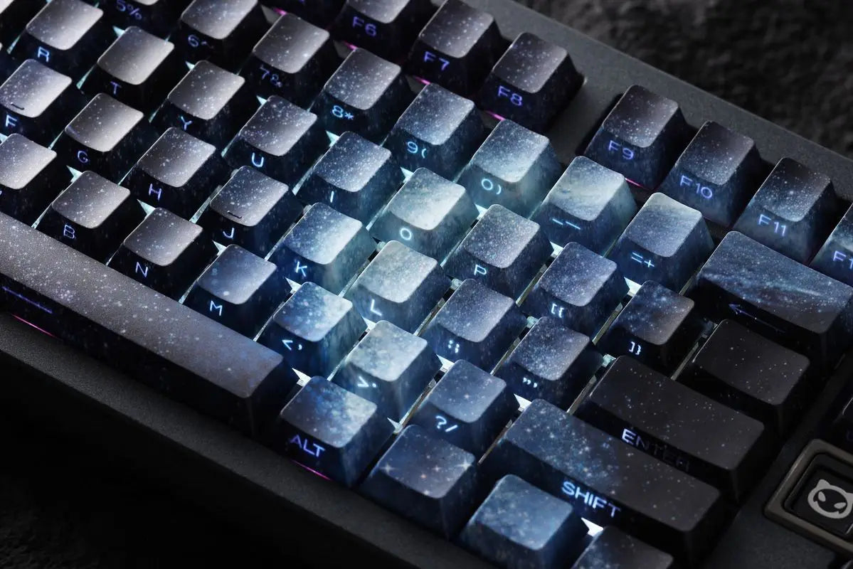 Keycap PBT trasparenti Cherry con incisione laterale e sfumatura Purple Galaxy, 135 tasti, compatibili con tastiere meccaniche 60/64/84/98/108