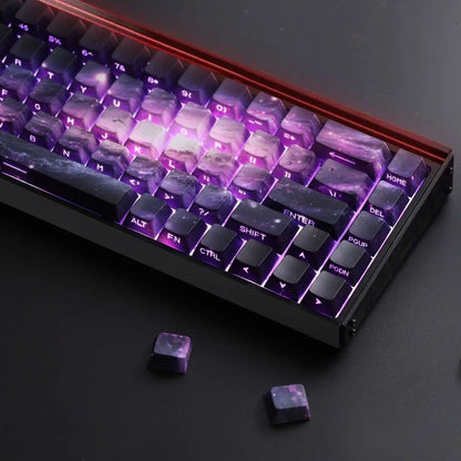 Keycap PBT trasparenti Cherry con incisione laterale e sfumatura Purple Galaxy, 135 tasti, compatibili con tastiere meccaniche 60/64/84/98/108
