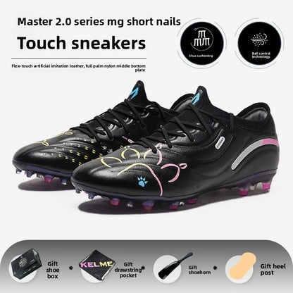 Chuteiras de Futebol Kelme para Adulto MG com Pitões Curtos, Botas de Treino de Futebol para Homem, Calçado Profissional de Competição Específico para Relva