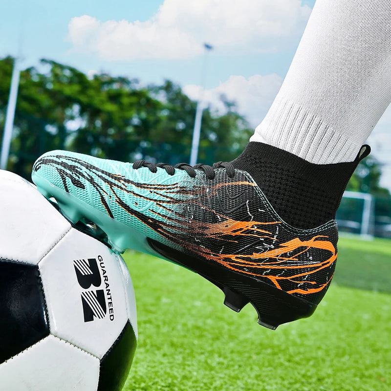 Nouvelles chaussures de football pour hommes, très vendues, chaussures de football à tige haute, crampons de futsal pour terrain en herbe, baskets d'intérieur de haute qualité, antidérapantes pour l'extérieur.