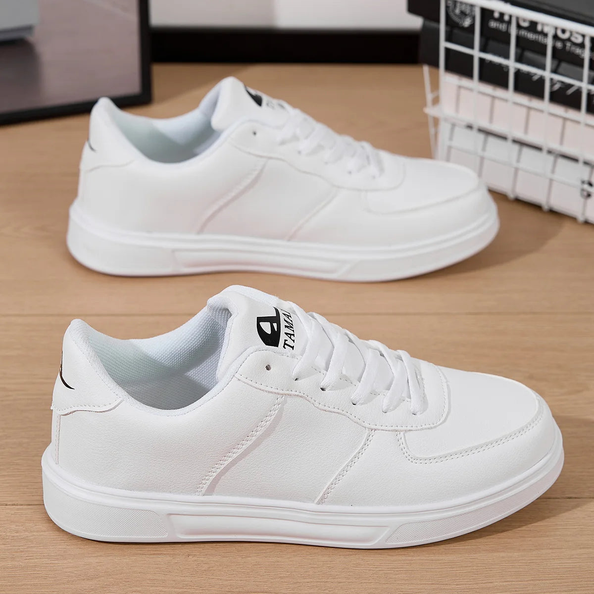 Leather Men White Sneakers Breathable Skateboarding Shoes Men's Outdoor Walking Running Shoes Couple Casual Shoes Size 36-45