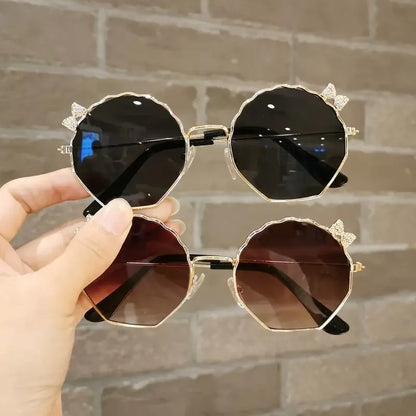 Ochelari de soare la modă pentru copii, băieți și fete, ochelari de soare anti-UV, ochelari drăguți cu fundiță pentru fetițe, ochelari în formă de scoică, ochelari cu ramă metalică