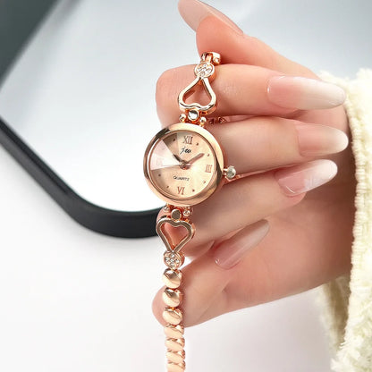 UTHAI CQ398 Fashionable Women watch exquisite heart bracelet waterproof quartz watch light luxury clock gift，watches for woman