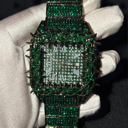 Shine Luxury Hip-Hop Diamond Watch with Emeralds for Men Replica Czech Stone Inlaid Waterproof Gold Watch שעוני יוקרה