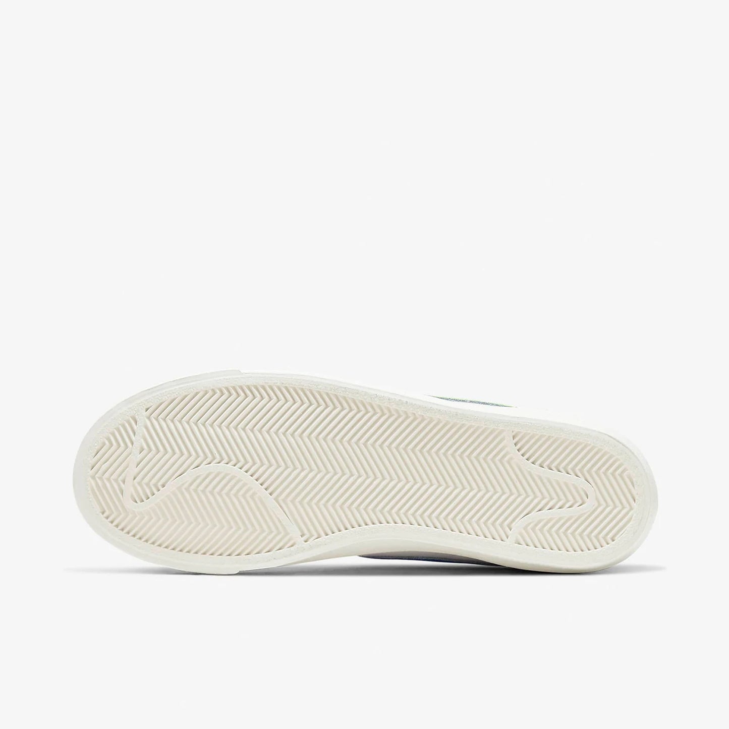 Nike Authentic Blazer Sapatilhas Casuais de Cano Médio para Mulher com Envolvimento Antiderrapante CZ1055-108