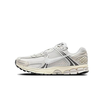 Běžecké boty Nike Zoom Vomero 5 Yankees, unisex – lehké, pružné odpružení pro muže i ženy, tréninkové FJ4151-003