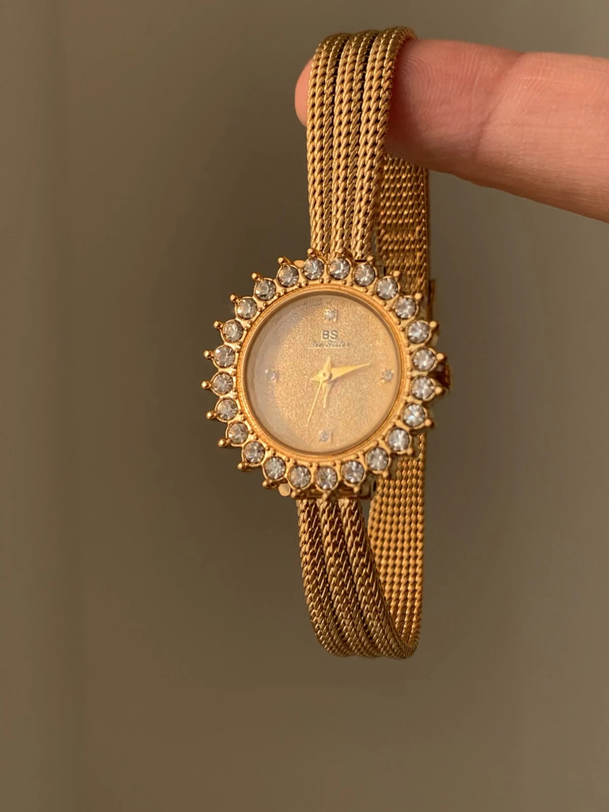 2025 Luxury Elegant Women's Watches Sunflower Diamond Unique Strap  Ladies' Watch Luxury Gift Clock Wristwatches