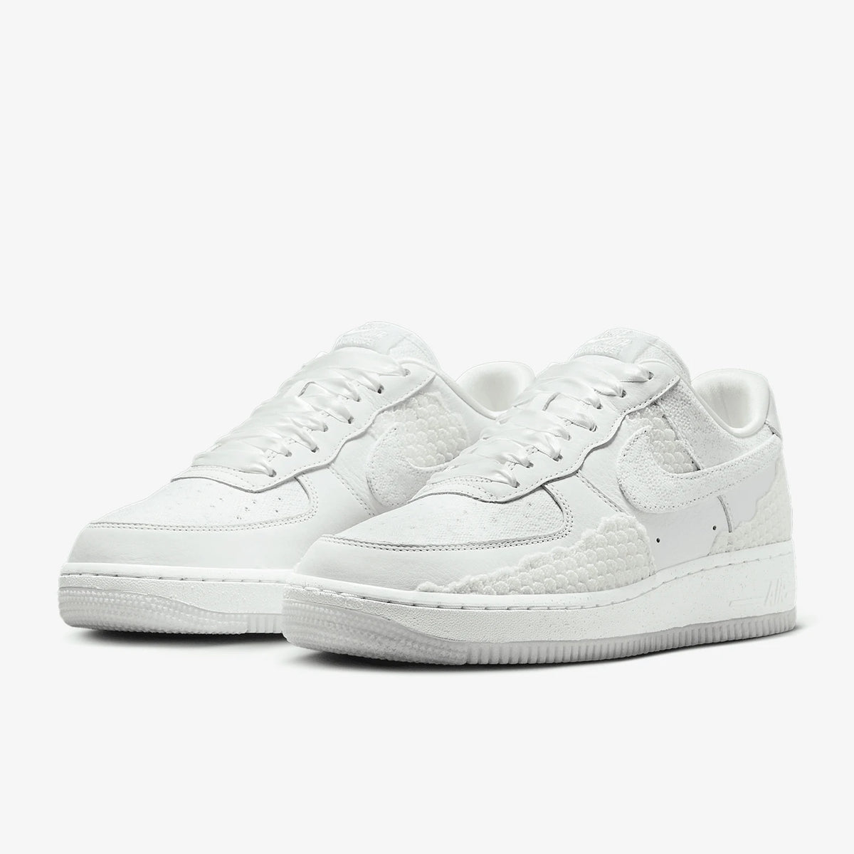 Nike Authentic Air Force 1 AF1 ženske klasične tenisice s debelim potplatom HV6011-111