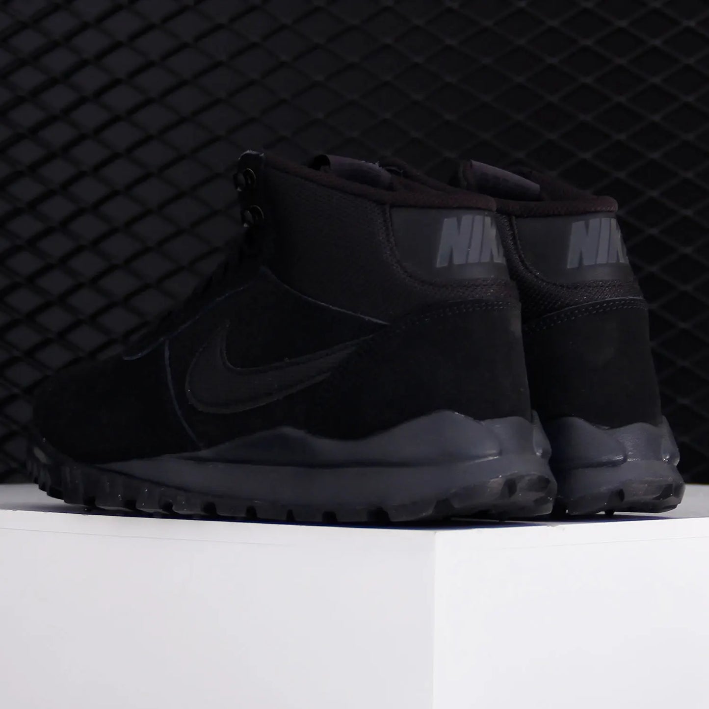Nike Genuine New Hoodland Suede Outdoor Abrasion-Resistant Shoes 654888-090