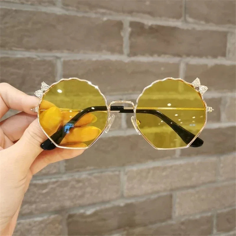 Ochelari de soare la modă pentru copii, băieți și fete, ochelari de soare anti-UV, ochelari drăguți cu fundiță pentru fetițe, ochelari în formă de scoică, ochelari cu ramă metalică