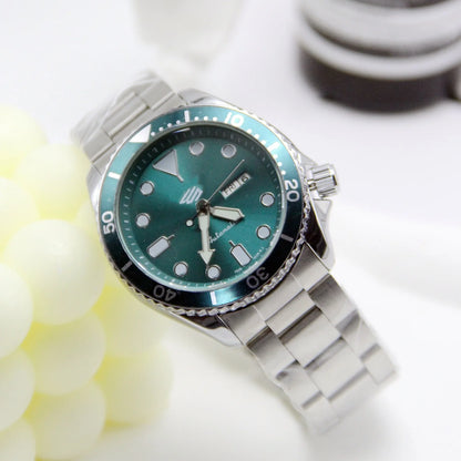 Classic Sport Automatic Diver Watch with Date Window Stainless Steel Band Sporty Diver Style Automatic Men Watch Two-Tone Bezel Stainless Steel Band Day Date Display Men's Automatic Diver Watch